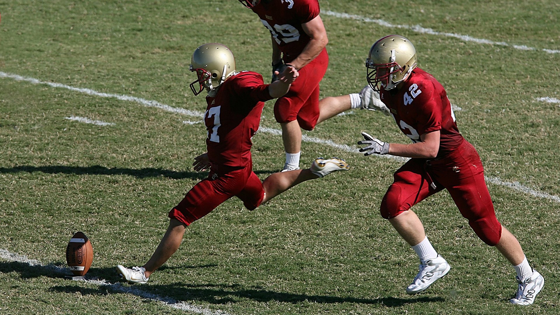 爱游戏体育-联盟是否应支持球员投身社会治理领域