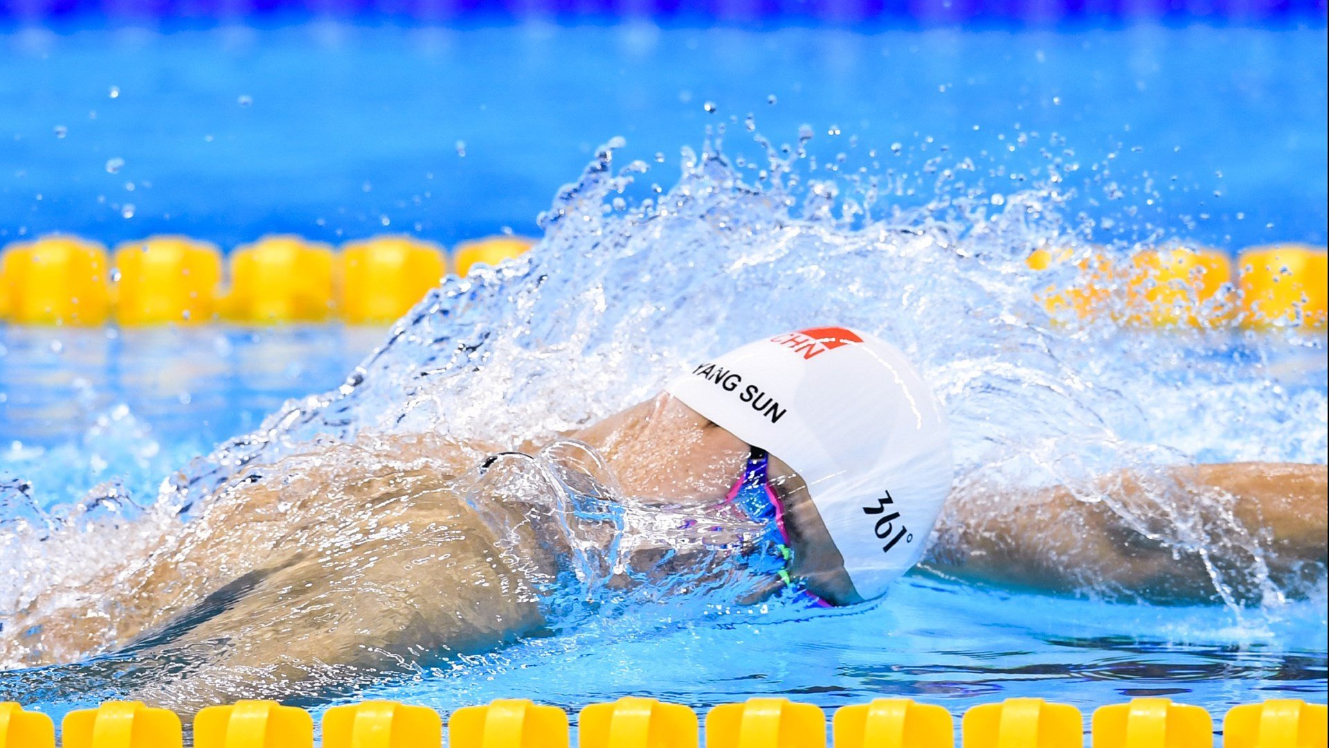 _轻量化极限赛车：速度与环保兼得_，轻量级比赛