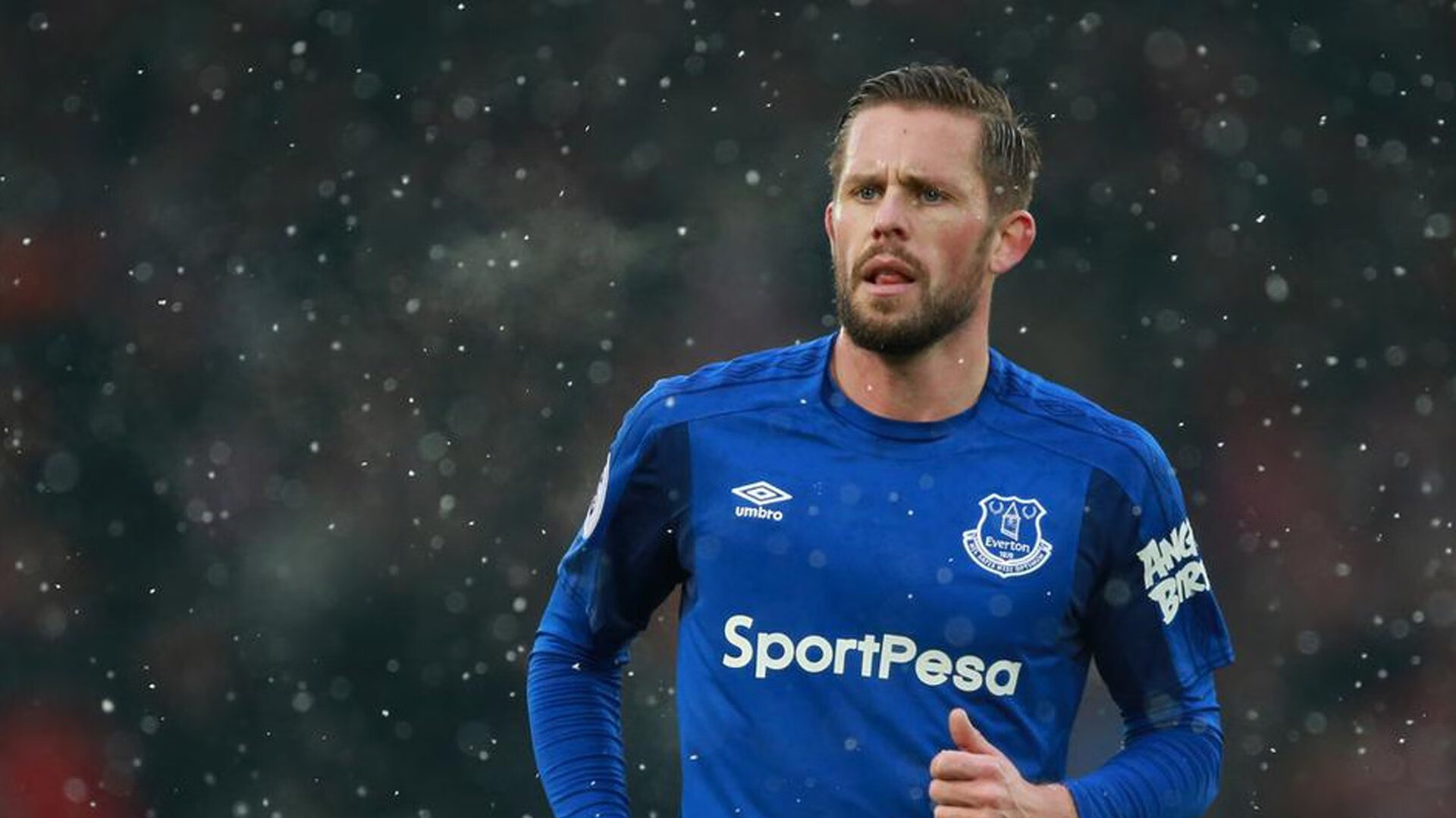 逆境中的坚韧:车手奋勇争胜的叙事,逆境车的图片